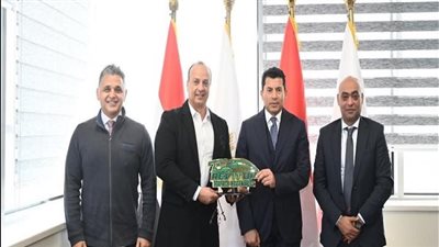 وزير الرياضة: دعم كامل لتطوير بطولة «مصر الشرق الأوسط لسباقات السيارات»