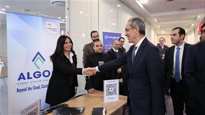 وزير الاتصالات يكرم الفائزين بمسابقة السيارات ذاتية القيادة باستخدام الذكاء الاصطناعي