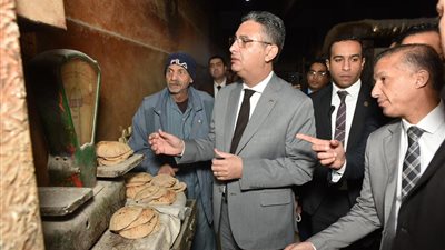 وزير التموين يطمئن على توافر الخبز والسلع الأساسية وتشديد الرقابة على الأسواق بالجيزة