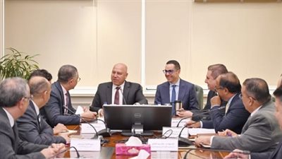 وزيرا الصناعة والاستثمار يبحثان معايير الموافقة على إنشاء المناطق الحرة الخاصة الجديدة