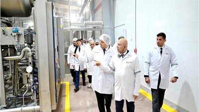 وزير الصناعة يشهد افتتاح خط إنتاج جديد بمصنع كوكاكولا بالسادات 