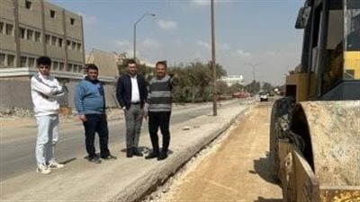 وزير الإسكان يكثف أعمال تطوير ورفع كفاءة الطرق والمرافق بالمنطقة الصناعية 