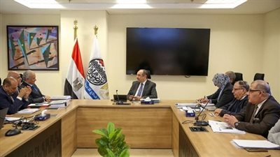 وزير قطاع الأعمال العام يستعرض تطورات مشروعات “القابضة للسياحة والفنادق” لتعزيز القطاع السياحي 