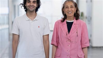 جامعة أوتاوا تكرم مهند شعبان طالب جامعة مصر للمعلوماتية لتفوقه الأكاديمي