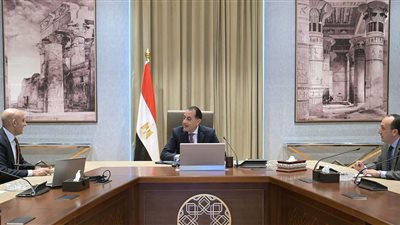 رئيس الوزراء يتابع مستجدات العملية التعليمية مع وزير التربية والتعليم
