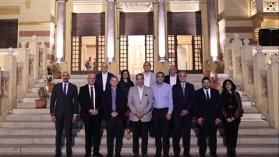 وزير الاتصالات يبحث مع لجنة الاقتصاد الرقمي سبل تعزيز صناعة التعهيد