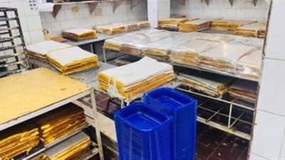 غلق 4 فروع لمحل حلويات شهير في بنها بسبب مخالفة التراخيص 