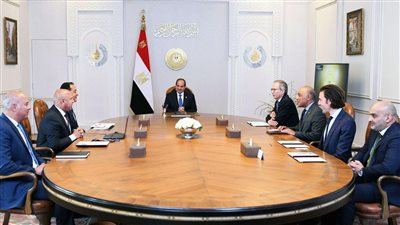  السيسي يبحث مع رئيس “ألستوم” مشروعات النقل وتوطين صناعة السكك الحديدية في مصر