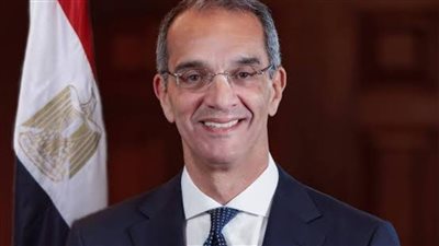 وزير الاتصالات :ربط 250 ألف منزل بكابلات الألياف الضوئية خلال عام