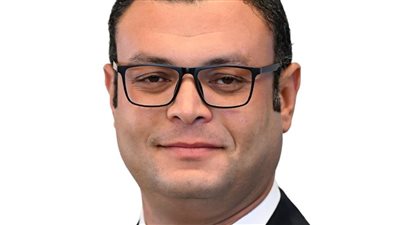 وزير الإسكان يستعرض مشروعات تطوير “سور مجرى العيون” 