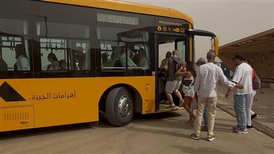 وزير السياحة يتابع ميدانيًا تشغيل الخدمات المطوّرة بمنطقة الأهرامات في ثاني أيام التشغيل التجريبي