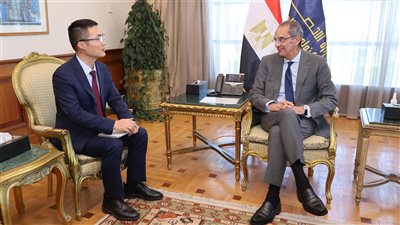  وزير الاتصالات يلتقي الرئيس التنفيذي الجديد لهواوي مصر 