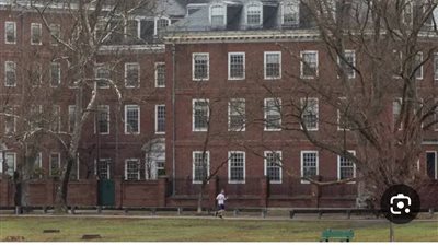 جامعة هارفارد تقاضي إدارة ترامب لوقف تجميد التمويل الفيدرالي