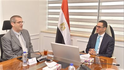 وزير الاستثمار يبحث مع اللجنة الدولية للقطن سبل دعم صناعة الغزل والنسيج