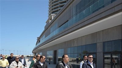 رئيس الوزراء يتفقد وحدات مبادرة 