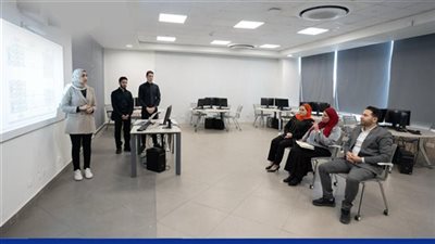 طلاب جامعة مصر للمعلوماتية يفوزون بمنحة “إيتيدا” لتطوير نظام إلكتروني ذكي لحجز الجراجات