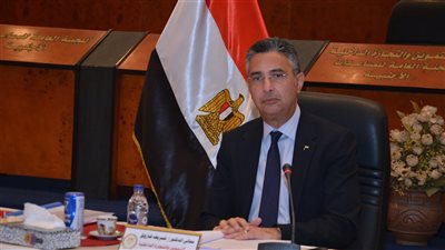 وزير التموين يعلن افتتاح أول منفذ سلعي بالعلامة التجارية الجديدة نهاية مايو