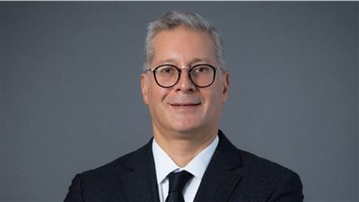 وزير البترول يشهد وصول سفينة جديدة لإعادة التغييز بميناء الإسكندرية