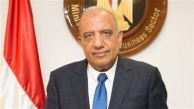 وزير الكهرباء يسلّم شهادات تأهيل 4 مشروعات لإنتاج الطاقة وبيعها لمستهلكين صناعيين