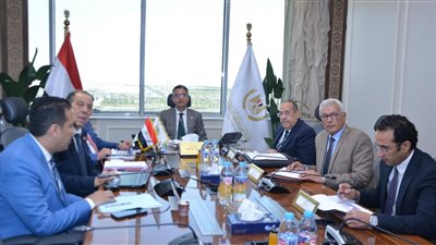 وزير التموين يبحث مع رئيس “السكر والصناعات التكاملية” خطط التطوير وزيادة الإنتاج المحلي