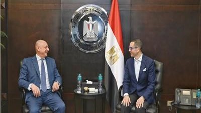 وزير الاستثمار يدعو شركة “آبل” لافتتاح أول متجر رسمي بالقاهرة