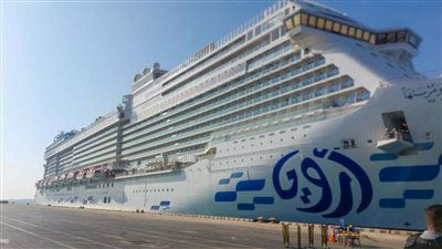 ميناء السخنة يستقبل السفينة السياحية “AROYA” وعلى متنها أكثر من 2300 سائح