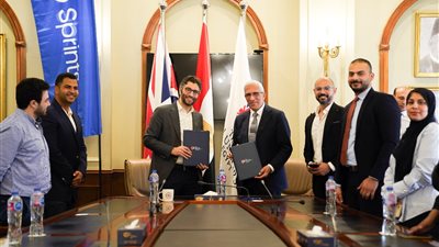 شراكة استراتيجية بين “سبرنتس” والجامعة البريطانية لتمكين الشباب وتأهيلهم لسوق العمل