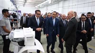 مدبولي يتفقد أول مصنع في الشرق الأوسط لتصنيع أجهزة السونار والرنين المغناطيسي