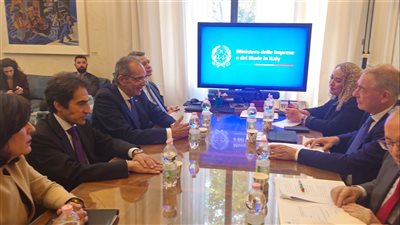 وزير الاتصالات يبحث مع وزير الأعمال الإيطالي آفاق التعاون في الذكاء الاصطناعي  