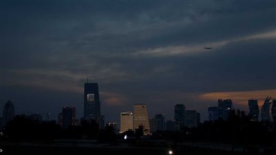 قطر تعلن إيقاف حركة الملاحة الجوية مؤقتًا حرصًا على السلامة العامة