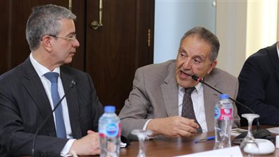 «أموى» و«الوكيل» يكرمان أوائل الدورات المتميزة للتخليص الجمركى