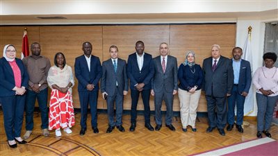 وفد أنجولي رفيع يزور البنك الزراعي المصري 