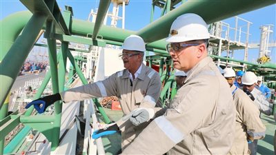 وزير البترول يتفقد سفينة التغييز “Energos Eskimo”: جاهزون للصيف..واستراتيجية أمن الطاقة مستمرة