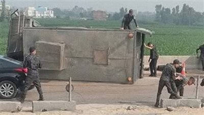 إصابة عدد من المجندين في انقلاب سيارة أمن مركزي على الطريق الإقليمي بالمنوفية