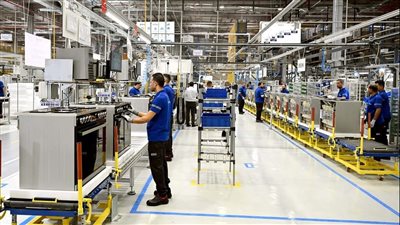 رئيس الوزراء يفتتح أول مصنع لـ”بوش” في أفريقيا ومستودعًا لوجستيًا لجوميا بمصر