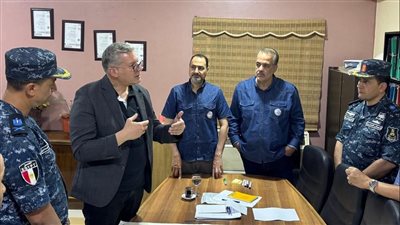 وزير البترول يتابع ميدانيًا تطورات حادث البارج “أدمارين 12” بجبل الزيت