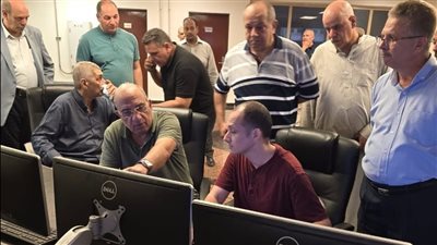 وزير الكهرباء يتفقد محطة كهرباء الشباب المركبة بالإسماعيلية