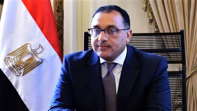 رئيس الوزراء يستعرض ملامح النسخة النهائية من مشروع قانون المناطق المركزية للمال والأعمال