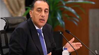 رئيس الوزراء يتابع ملفات دعم المشروعات المتوسطة والصغيرة 