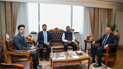 وزير قطاع الأعمال يبحث مع رئيس هيئة الشراء الموحد تعزيز التعاون في قطاع الأدوية