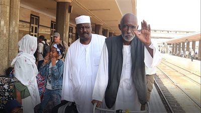 انطلاق القطار الثاني لتيسير العودة الطوعية للأشقاء السودانيين عبر سكك حديد مصر