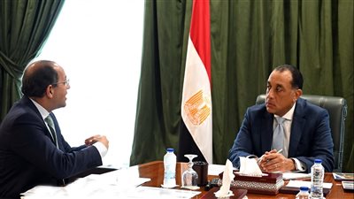 مدبولي يتابع مع المالية موقف سداد مستحقات المصدرين المتأخرة