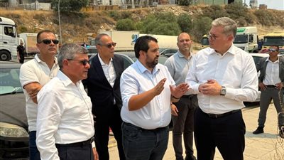 وزير البترول يتفقد موقع حرائق “ليماسول” ويعلن إرسال طائرتين متخصصتين من مصر 