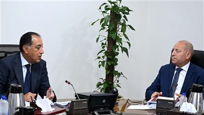 رئيس الوزراء يستعرض الفرص الاستثمارية في أراضي كورنيش النيل الفضاء