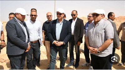 وزير الإسكان يتفقد مشروعات المرحلة العاجلة للأراضي البديلة بـ