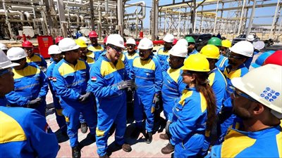 وزير البترول يتفقد مجمعات البتروكيماويات بالإسكندرية: تعظيم الإنتاج لتحقيق قيمة مضافة للاقتصاد