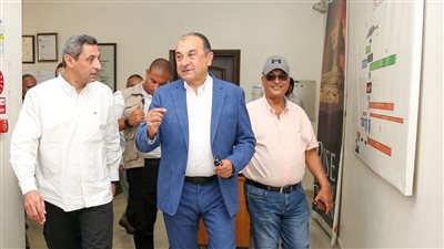 وزير قطاع الأعمال العام يبدأ زيارته للعين السخنة بلقاء محافظ السويس ونواب البرلمان لمتابعة إعادة تشغيل مصنع الأنود