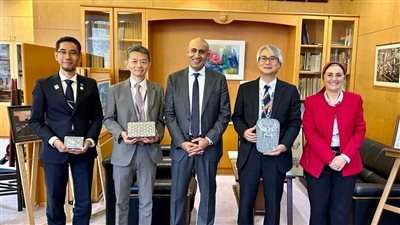 وزير التربية والتعليم يزور مدرسة 