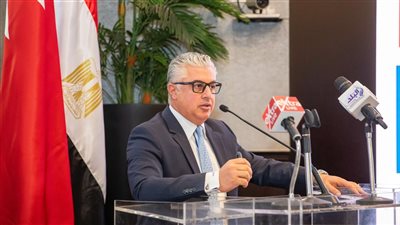 رئيس المنطقة الاقتصادية لقناة السويس يستعرض الفرص الاستثمارية أمام مجتمع الأعمال المصري البحريني
