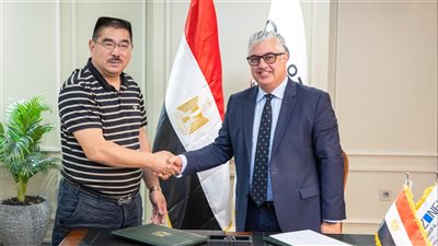 باستثمارات 8 ملايين دولار..اقتصادية قناة السويس توقع عقد مشروع “شوانفينج” الصينية 